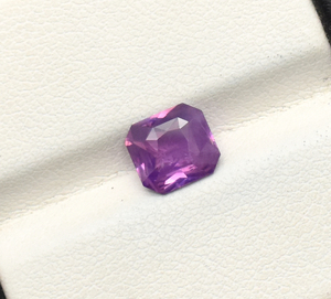 Zafiro natural Corte radiante Púrpura vivo natural a Rosa Zafiro de Ceilán de Sri Lanka Cojín facetado Zafiro de corte radiante - Product Image 2