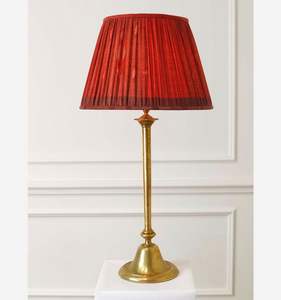 Lampe de table en métal contemporaine pour un bureau moderne, offrant une éclairage pratique avec un attrait élégant - Product Image 6