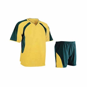 Uniforme d'entraînement de football respirant à manches courtes de haute qualité avec design personnalisé, nom et logo d'équipe sur mesure - Product Image 4