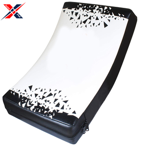 แผ่นต่อยมวยหนังคุณภาพสูงป้องกันนิ้วสำหรับผู้ใหญ่ผลิตจากโรงงานเทควันโดคาราเต้ - Product Image 4