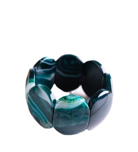 Brazalete de Resina Hecho a Mano con Diseño Elegante y Estampado Animal, Forma Irregular, Artículo Coleccionable para Mujer - Product Image 5