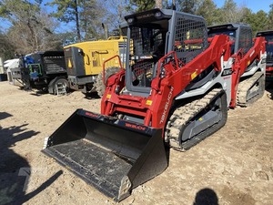 Chargeuse sur chenilles compacte TAKEUCHI TL10V2 2024 avec moteur diesel, pompe, roulement et godet inclus, haute efficacité, garantie 4 ans - Product Image 3