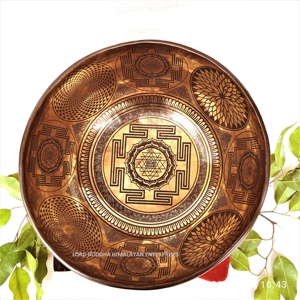 Vente en gros de bols chantants tibétains en laiton, métal, art spécial, fabriqués au Népal pour l'artisanat en métal religieux, yoga, méditation et guérison - Product Image 1