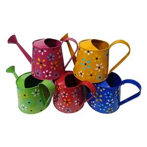 กระป๋องรดน้ําดีไซน์ทันสมัยหลากสีขวดน้ํา กระป๋องน้ําสําเร็จรูปโลหะเหล็ก ราคาส่ง งานฝีมือ - Product Image 1