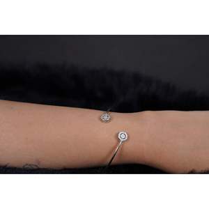 SILVERINGS สร้อยข้อมือเงินแท้ 925 ประดับดอกเดซี่ เครื่องประดับชั้นดี - Product Image 1