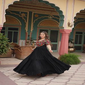 ชุดคลุม anarkali พิมพ์ลายเรยอนบริสุทธิ์จากแบรนด์ล่าสุด - Product Image 4