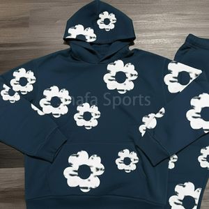 Ensemble de survêtement tendance pour homme avec imprimé en relief, comprenant un sweat à capuche et un pantalon de jogging, survêtement en denim déchiré avec imprimé en relief pour homme à prix avantageux - Product Image 4