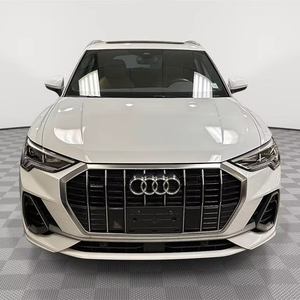 2022 utilisé A-u-d-i Q5 qua-tt-ro Premium Plus S Line 45 TFSI - Product Image 1
