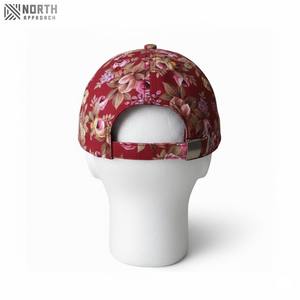 Casquette de baseball en sergé sportif à motif floral rose, accessoire de mode avec impression intégrale, style casquette de baseball, fabricant de casquettes de baseball - Product Image 2