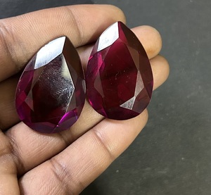 Precio más barato Granate Doublet Glass Stone Lot Ambos lados Facetado Granate para la fabricación de joyas Mix Shape Doublet Glass Stone - Product Image 1