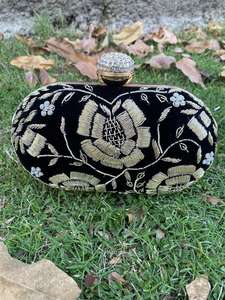 Bolso de mano bordado con cuentas tejidas a mano glamorosas, bolso de fiesta de boda hecho a mano Premium para mujer, un bolso de noche opulento - Product Image 3