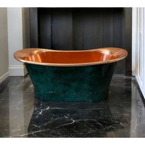 Bañera de cobre de alta calidad con pátina verde que combina perfectamente con diseños de baño modernos y tradicionales. - Product Image 1