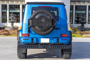 SUV Todoterreno Ultra-Lujo Usado 2022-2024, Alto Rendimiento, Motor V8 Turboalimentado, 4X4, con Interior Premium y Diseño Exclusivo - Product Image 2