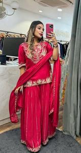 Robe Sharara en Soie Chinon Pure et Lourde, Broderie de Sequins et Motifs en Relief, Tendance Exclusive pour Mariages et Soirées Féminines - Product Image 3