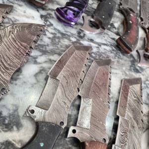 Fabriqué en usine gauche sur le stock 79 couteaux différents à vendre damas et acier inoxydable - Product Image 6