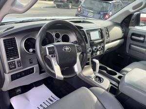 Toyota Sequoia Limited 2014 d'occasion à prix bas à vendre - Product Image 2