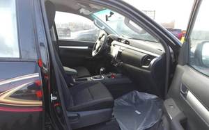 Toyota Hilux Revo Double Cab Pickup 2.4l Diesel Boîte <span class=keywords><strong>Automatique</strong></span> 2023 d'occasion, toutes options, prête à être expédiée - Product Image 3