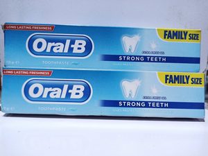 ยาสีฟันไวท์เทนนิ่งคุณภาพสูง Oral B แบบขายส่ง พร้อมคุณสมบัติสามประการ ยาสีฟันไวท์เทนนิ่งระดับพรีเมียม Oral B สำหรับดูแลสุขภาพเหงือก - Product Image 4