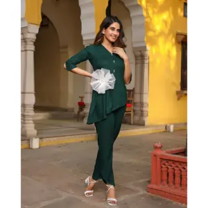 ชุดเซ็ตสีเขียวขวดสำหรับผู้หญิง - Product Image 4