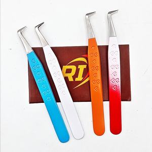 Pinzas Profesionales Ecológicas de Acero Inoxidable para Manicura y Pestañas, Estilo Ruso, Antimagnéticas, Agarre Fuerte, Fibra Suave - Product Image 1