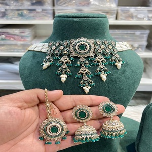 Ensemble ras du cou plaqué d'un gramme pour femmes, bijoux traditionnels indiens de luxe avec Maang Tikka, idéal pour les mariages, les fêtes - Product Image 1