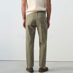 Jean homme moderne léger, tissu doux au toucher, confort flexible, idéal pour un usage quotidien, les voyages et les longues heures de port. - Product Image 3
