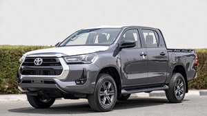 Clean TOYO_TA HILUX DC 2.4L 4X4 2023 d'occasion - Product Image 3