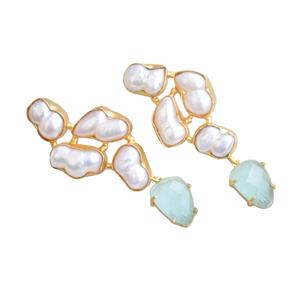 Boucles d'oreilles pendantes en laiton en gros, design perle et pierre naturelle brute, finition laiton antique, sans nickel, durables, export en gros - Product Image 2