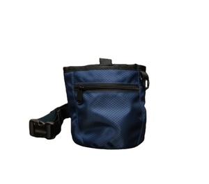 Bolsa de Entrenamiento para Perros 2026, Bolsa para Premios, Juguetes y Accesorios para Perros con Dispensador de Bolsas para Excrementos Integrado para Todos los Perros - Product Image 1