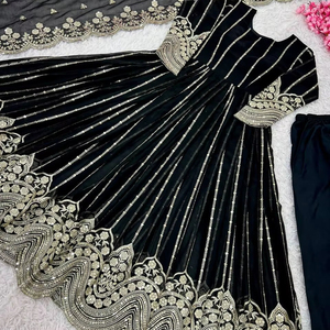 Hermoso vestido de fiesta Naira Cut, parte inferior y Dupatta con trabajo de secuencia de bordado - Product Image 1