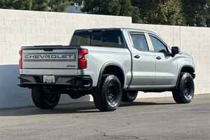 เชฟโรเลต ซิลเวอราโด 1500 ZR2 ครูว์แค็บ ขับเคลื่อน 4 ล้อ พวงมาลัยซ้าย เบาะหนัง กล้องมองหลัง ปี 2024 - Product Image 3