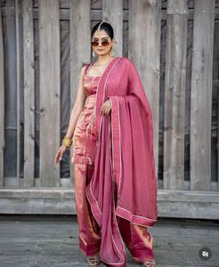 Nouveau Designer Heavy Party Wear Fendy Silk Top Farshi Set avec Dupatta Look ethnique élégant pour les mariages Occasions spéciales festives - Product Image 1