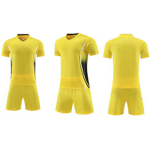 Diseño personalizado y logotipo de tamaño adulto transpirable Deportes Fútbol uniforme conjunto con sublimación personalizada servicio OEM disponible - Product Image 3
