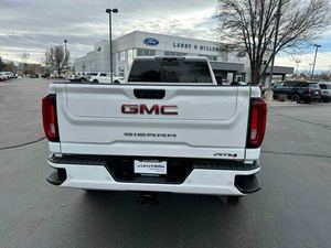 GMC Sierra 3500HD AT4 Crew Cab 4WD Usada del 2022 - Product Image 2