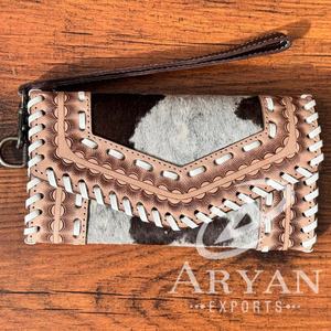 Nouveau design pochette en fourrure de vachette usinée à la main sculpture portefeuille pochette Western élégant portefeuille multi-usages pochette en Offre Spéciale pour femmes - Product Image 1