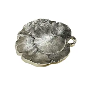 Piatto in foglia di Gingko in alluminio vassoio da portata per frutta e noci Logo personalizzato piatto da portata in metallo argento per forniture per ristoranti e Hotel