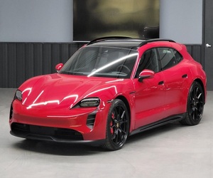 รถ Porsche Taycan GT Sport Turismo ปี 2022 มือสอง สภาพดี ราคาสุดคุ้ม - Product Image 1