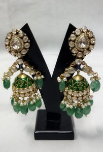 Magnifiques boucles d'oreilles pendantes en argent sterling Polki ouvertes, émaillées vertes anti-ternissement, motif paon, fabriquées à la main, style Meenakari traditionnel pour femme - Product Image 3