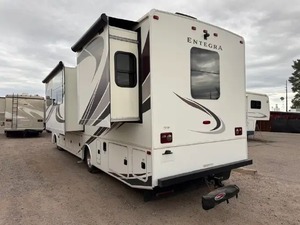 Se vende E-n-t-e-g-r-a C-o-a-c-h V-i-s-i-o-n 3-1-V usado del 2019. - Product Image 3