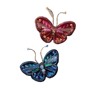 Broches de Cuentas con Diseño de Mariposa de Moda con Bordado Intrincado, Broches de Cuentas Hechos a Mano Únicos con Bordado - Product Image 5