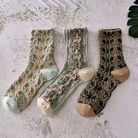 Chaussettes en coton de Style Vintage, chaussettes Tube mi-longues à Texture brodée, bas et bonneterie pour femmes