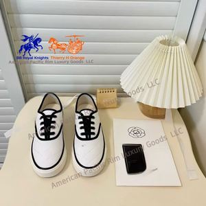 Zapatos Casuales de Lona para Mujer CC, Color Blanco, Transpirables y Modernos, Diseño de Punta Cerrada para Caminar, Estilo Verano Invierno - Product Image 1