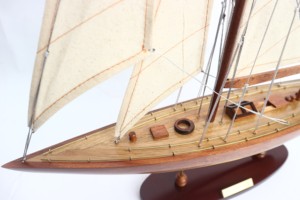 Mô hình tàu buồm bằng gỗ vẽ tay, thiết kế tùy chỉnh - Trang trí nhà theo phong cách hàng hải & Quà tặng chủ đề phong thủy - Product Image 3