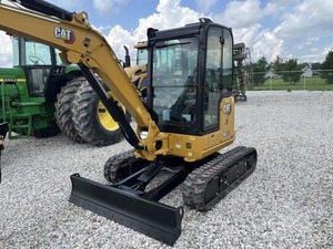รถขุดขนาดเล็ก CAT 303.5 แบบตีนตะขาบ พร้อมบุ้งกี๋และเครื่องตัดหญ้า สำหรับงานก่อสร้างในฟาร์ม - Product Image 2