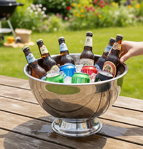 Seau à glace en métal brossé avec couvercle et pinces assorties. Articles de bar professionnels disponibles à prix de gros. - Product Image 4