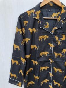 ชุดนอนผ้าฝ้ายลายเสือพิมพ์ลายทำมือ ชุดนอนอินเดียสำหรับผู้หญิง ชุดลำลองผ้าฝ้ายพร้อมกระเป๋าหิ้ว ผ้าฝ้ายน้ำหนักเบา - Product Image 5