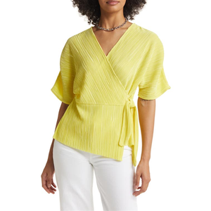 Top Halogen Pliss Wrap in chiffon giallo celandina taglia grande per primavera/estate - Product Image 1