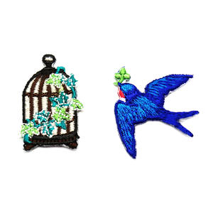 Accessoires fabriqués en usine Écusson brodé Design personnalisé Broderie coudre sur le fer sur l'écusson pour vêtements d'enfants - Product Image 2