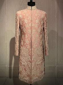 2022 belle robe Sherwani en soie pour hommes avec broderie lourde pantalon grande taille pour les mariages et les fêtes chaussures assorties incluses - Product Image 2