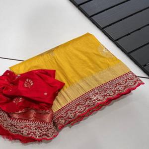 Sari en soie Dola VASTRA COTTAGE avec double tissage Zari, bordure brodée en cordon, séquence Zari, pallu Zari avec blouse non cousue - Product Image 5